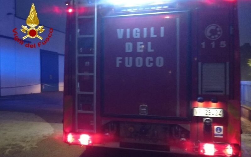 PRATA DI PORDENONE: INCENDIO AZIENDA LAVORAZIONE DELLA PLASTICA